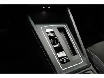 VW Golf Style 2.0 TSI DSG Style AHK Kamera Navi SHZ