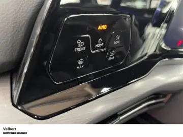 VW Golf VIII Style 2.0 TSI DSG 140kW - Kamera uvm.