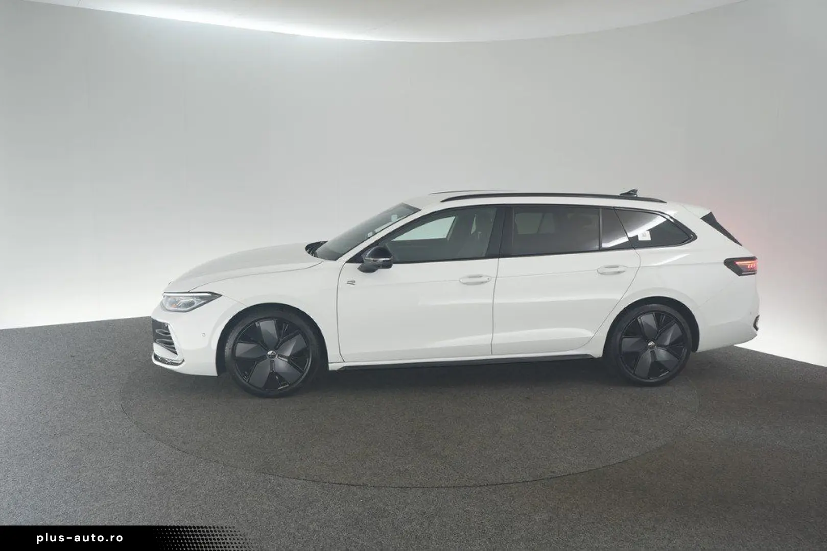 VW PASSAT 2.0 TDI 4Motion DSG R-Line ACC IQ.LIGHT