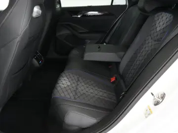 VW PASSAT 2.0 TDI 4Motion DSG R-Line ACC IQ.LIGHT