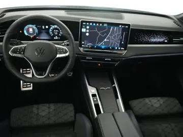 VW PASSAT 2.0 TDI 4Motion DSG R-Line ACC IQ.LIGHT