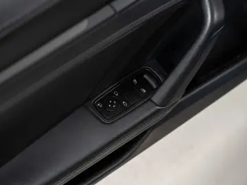 PORSCHE 911 Targa 4 GTS BOSE Surround View InnoDrive