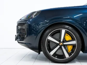 PORSCHE Cayenne Turbo E-Hybrid Coupé