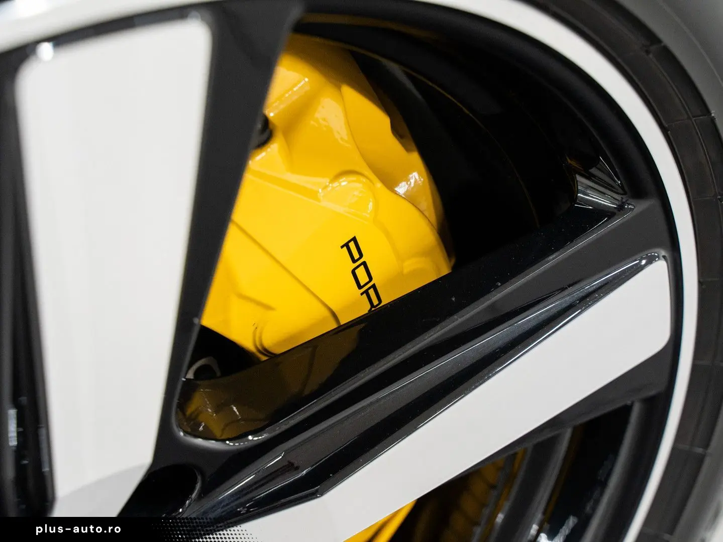 PORSCHE Cayenne Turbo E-Hybrid Coupé