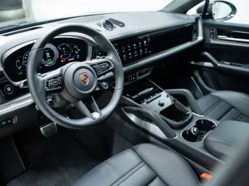 PORSCHE Cayenne Turbo E-Hybrid Coupé