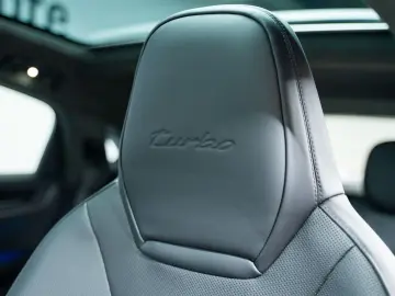 PORSCHE Cayenne Turbo E-Hybrid Coupé