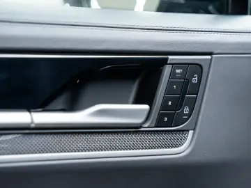 PORSCHE Cayenne Turbo E-Hybrid Coupé