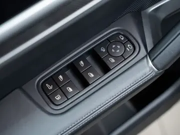 PORSCHE Cayenne Turbo E-Hybrid Coupé