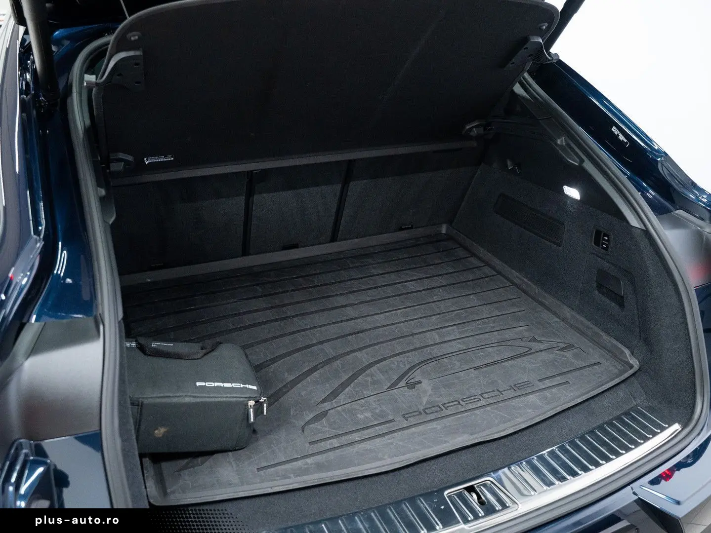 PORSCHE Cayenne Turbo E-Hybrid Coupé