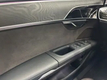 AUDI A8 50 TDI quattro PANO MATRIX SOUND AHK ACC SZH