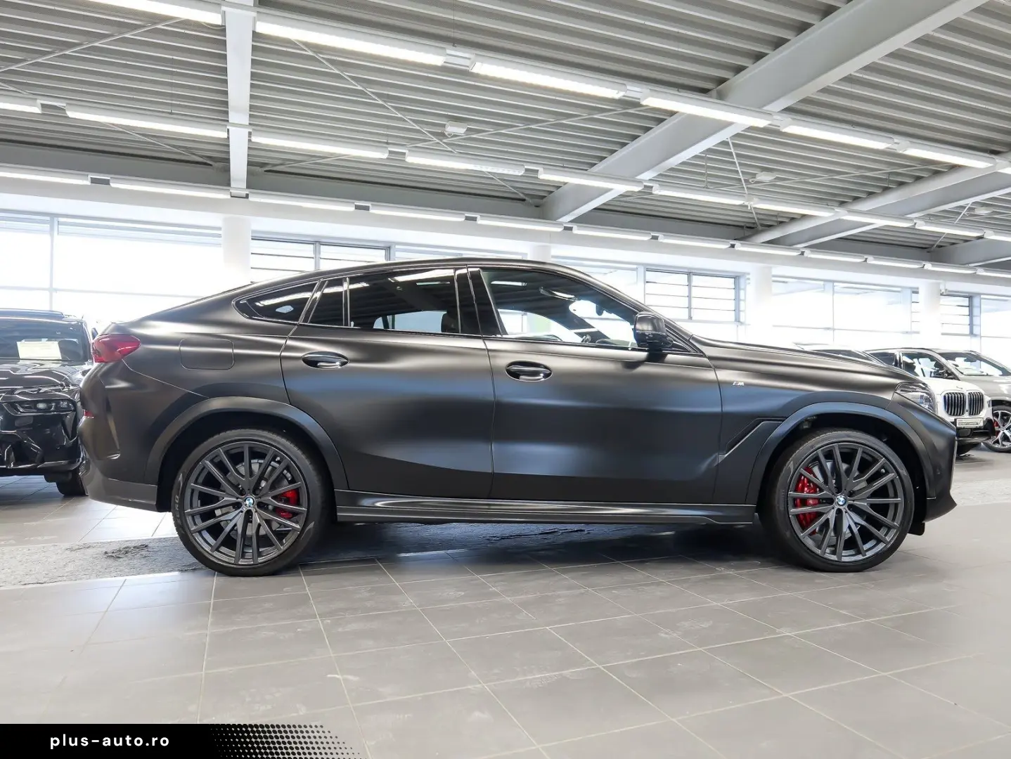 BMW X6 M50i BLACK VERMILION