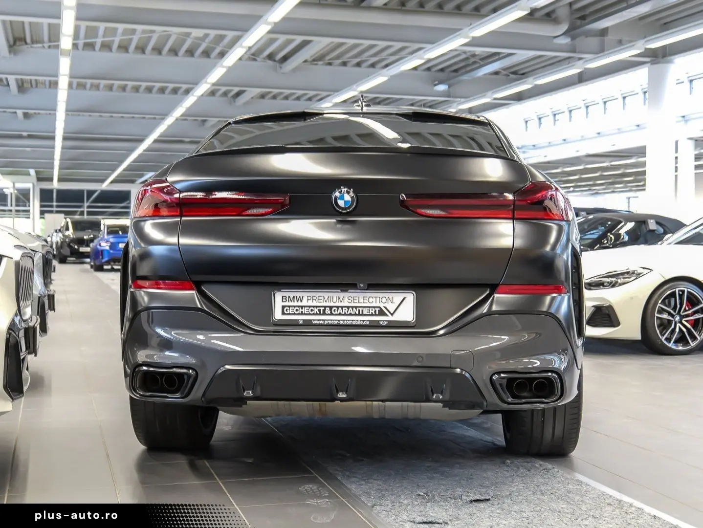 BMW X6 M50i BLACK VERMILION