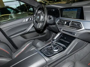 BMW X6 M50i BLACK VERMILION