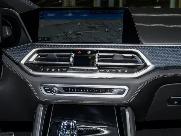 BMW X6 M50i BLACK VERMILION