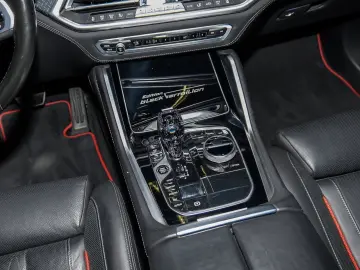 BMW X6 M50i BLACK VERMILION