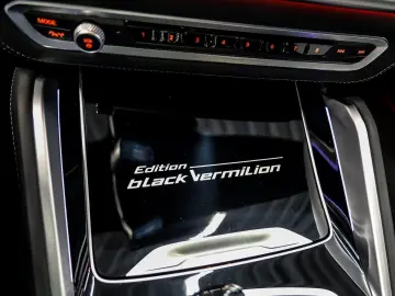 BMW X6 M50i BLACK VERMILION