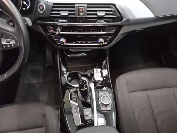 BMW X3 xDrive30e Advantage Navi PDC LED Panorama