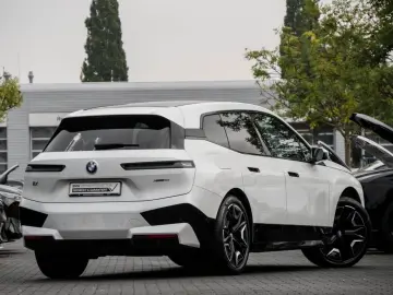 BMW iX xDrive50 M Sport