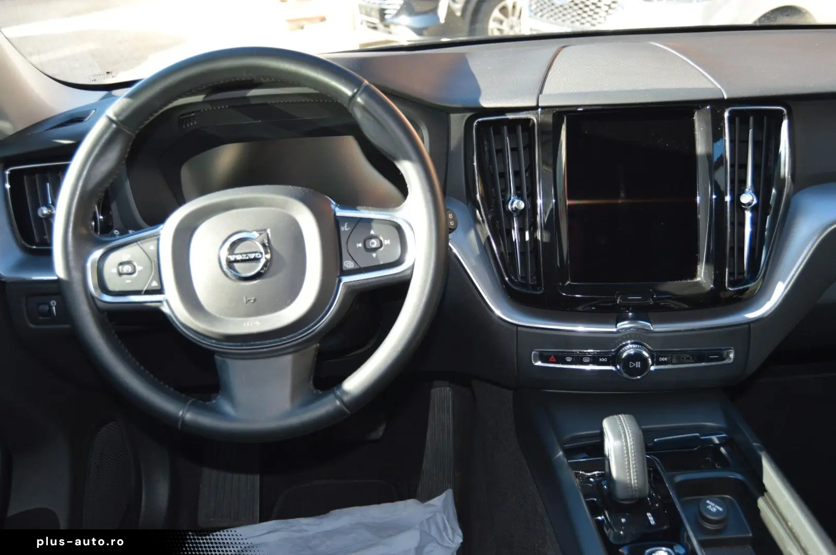 VOLVO XC60 Momentum AWD Allrad LED Hybrid Diesel