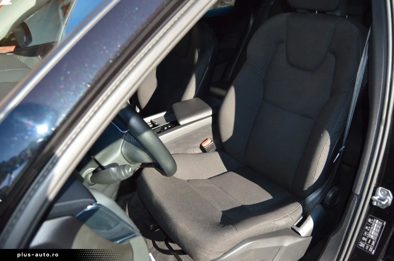 VOLVO XC60 Momentum AWD Allrad LED Hybrid Diesel