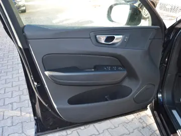 VOLVO XC60 Momentum AWD Allrad LED Hybrid Diesel