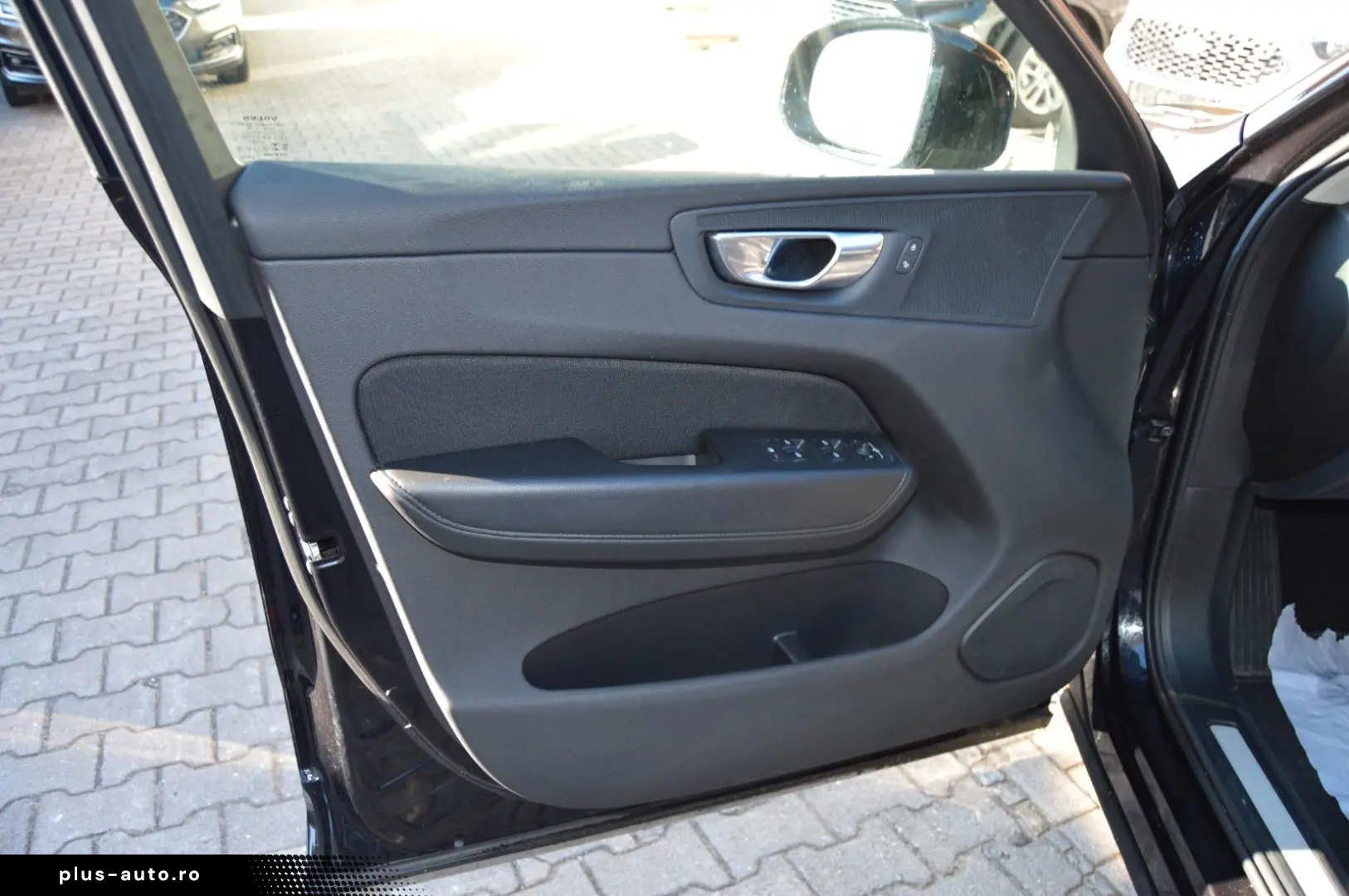 VOLVO XC60 Momentum AWD Allrad LED Hybrid Diesel