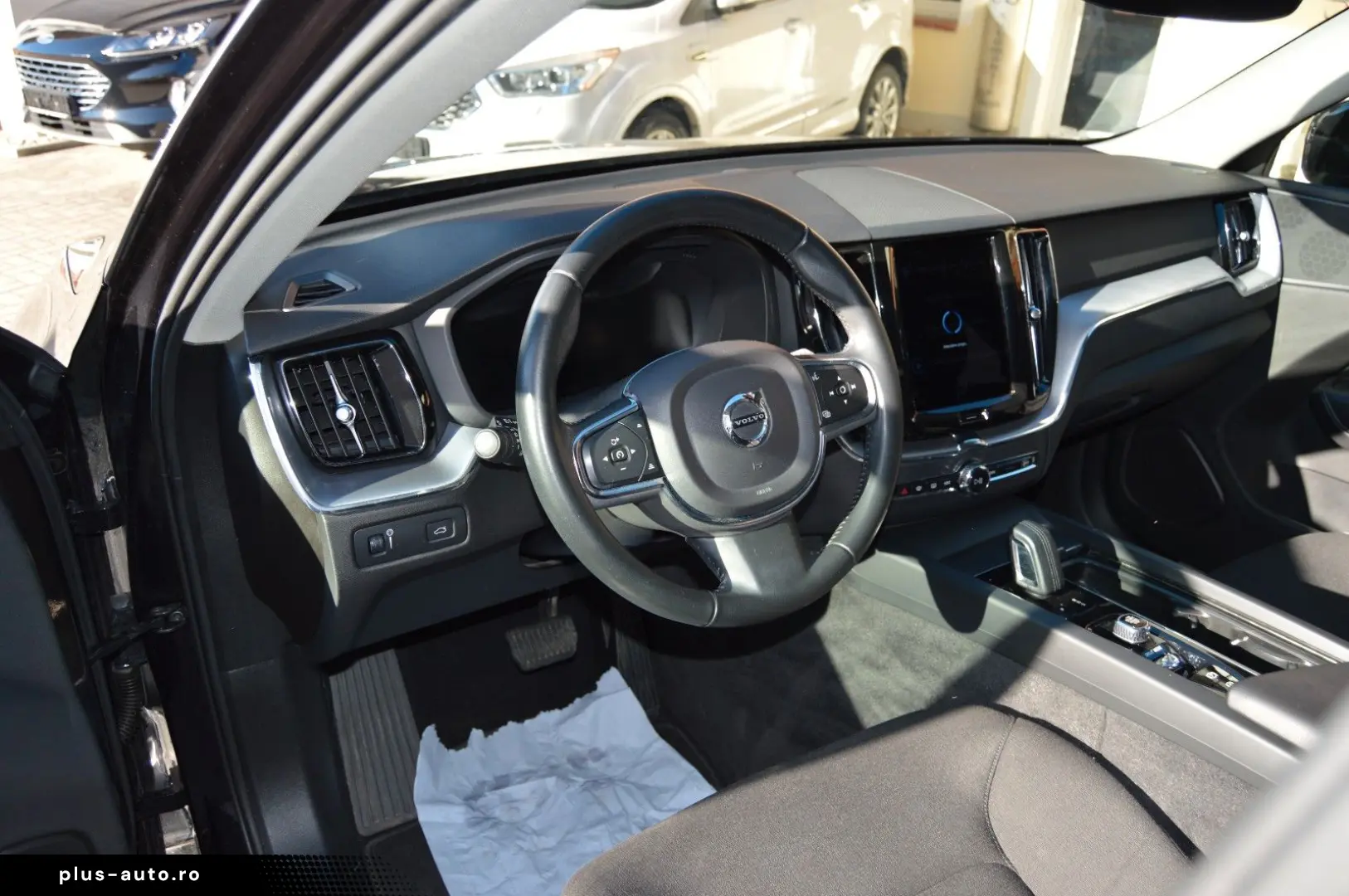 VOLVO XC60 Momentum AWD Allrad LED Hybrid Diesel