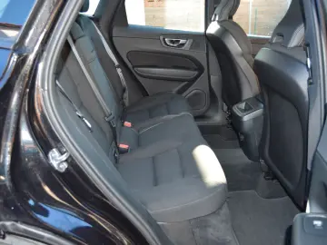 VOLVO XC60 Momentum AWD Allrad LED Hybrid Diesel