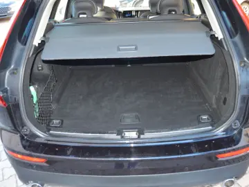 VOLVO XC60 Momentum AWD Allrad LED Hybrid Diesel