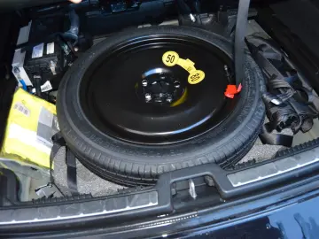 VOLVO XC60 Momentum AWD Allrad LED Hybrid Diesel