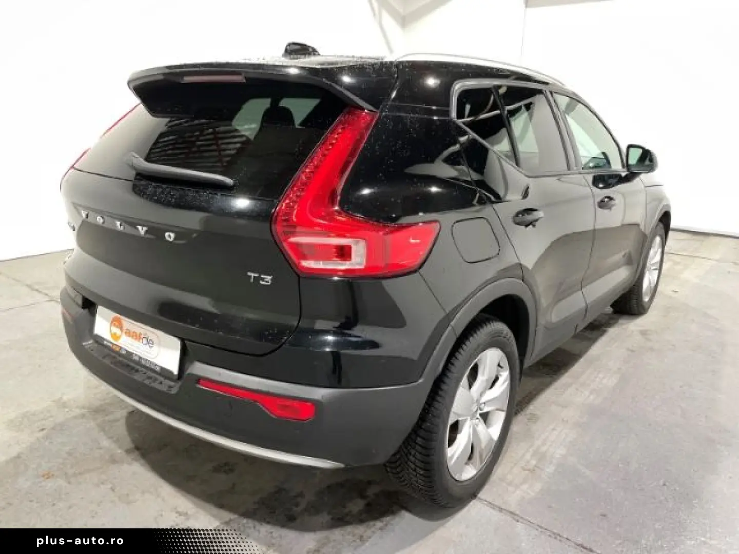 VOLVO XC40 T3 Momentum Pro Automatik LED Navi Pano PDC