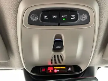 VOLVO XC40 T3 Momentum Pro Automatik LED Navi Pano PDC