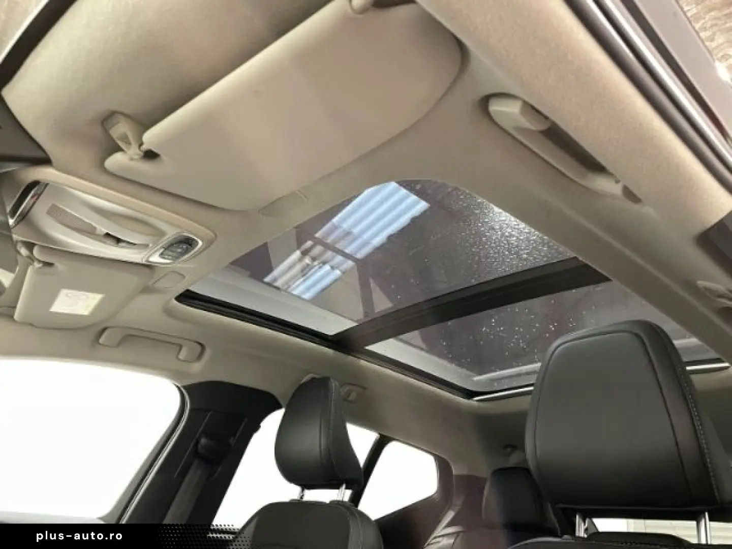 VOLVO XC40 T3 Momentum Pro Automatik LED Navi Pano PDC