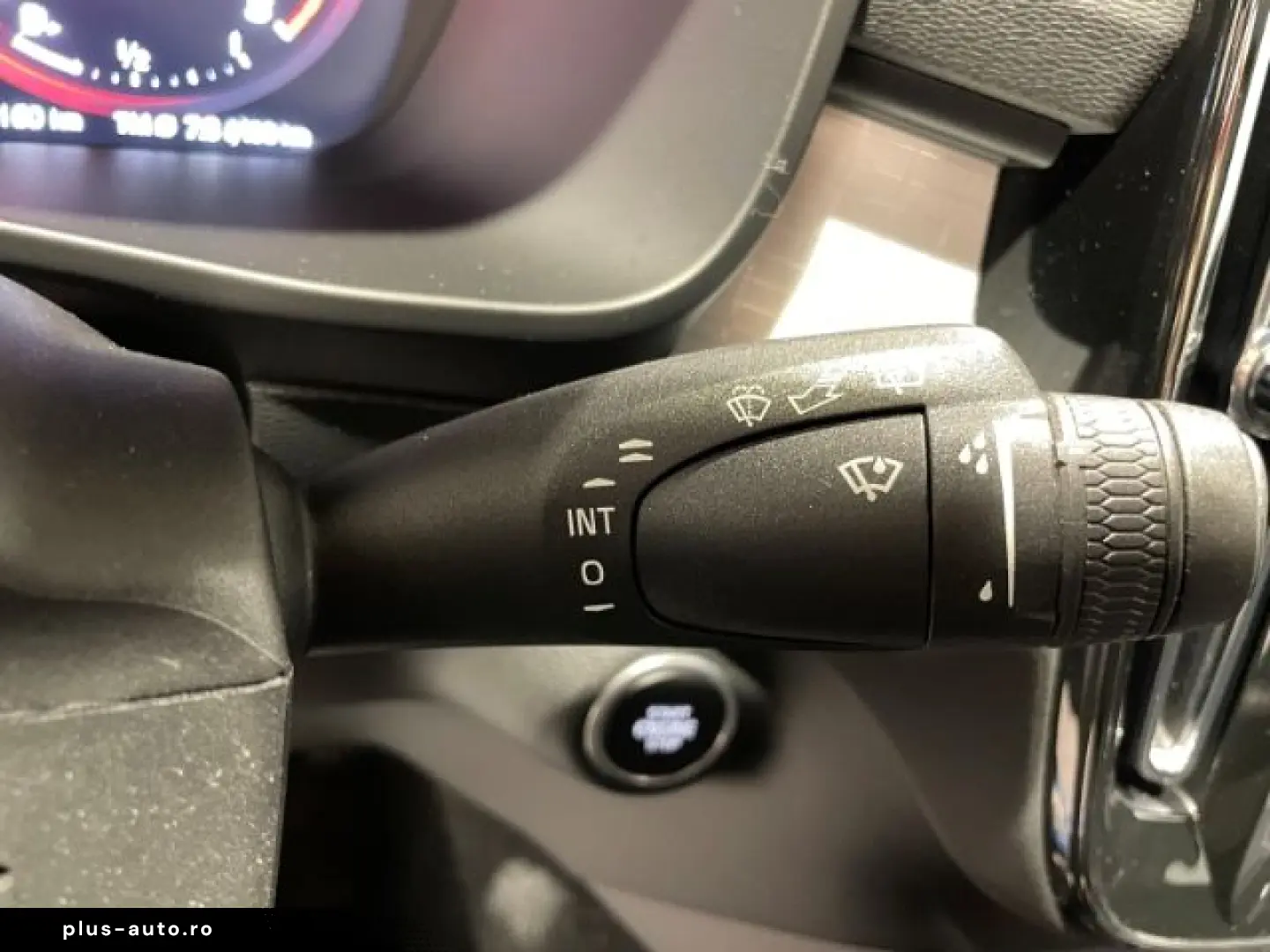 VOLVO XC40 T3 Momentum Pro Automatik LED Navi Pano PDC
