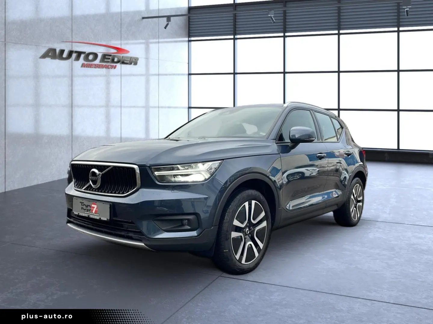 VOLVO XC 40 Momentum 2WD Bluetooth Navi LED Klima