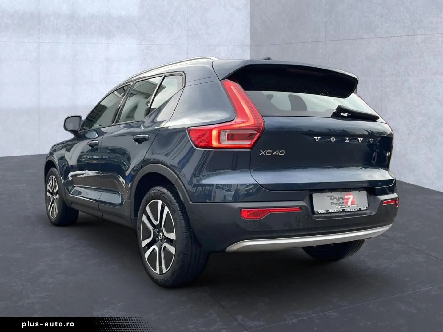 VOLVO XC 40 Momentum 2WD Bluetooth Navi LED Klima