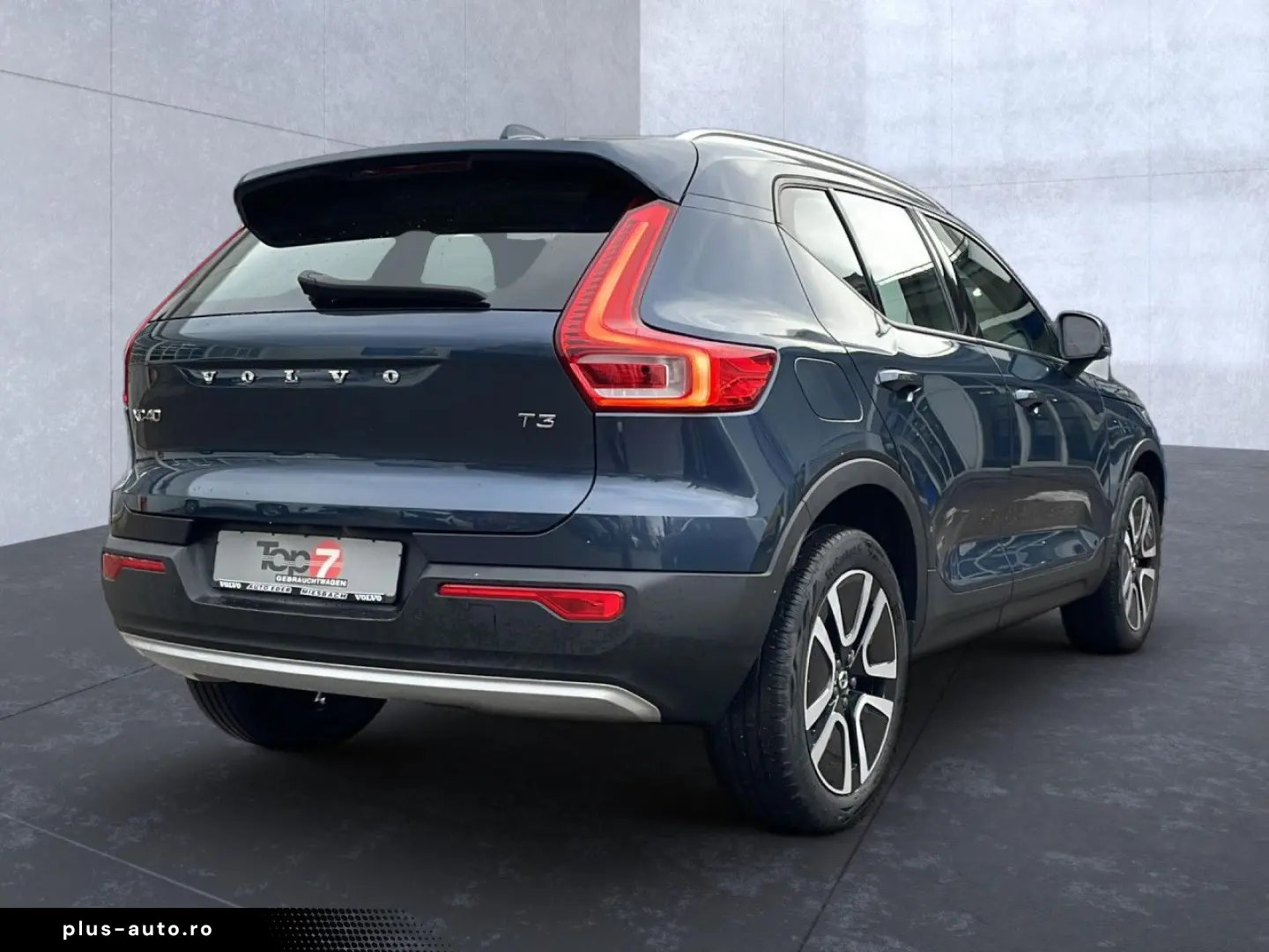 VOLVO XC 40 Momentum 2WD Bluetooth Navi LED Klima