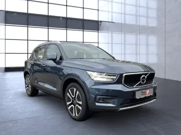 VOLVO XC 40 Momentum 2WD Bluetooth Navi LED Klima