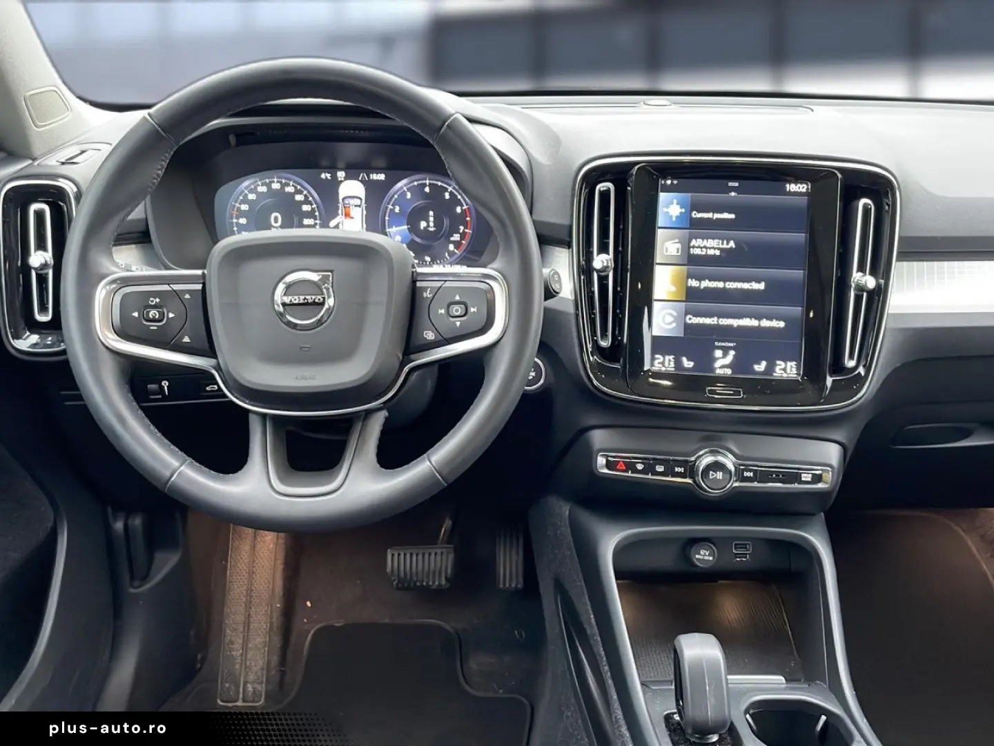 VOLVO XC 40 Momentum 2WD Bluetooth Navi LED Klima