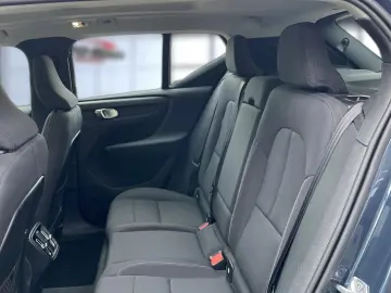 VOLVO XC 40 Momentum 2WD Bluetooth Navi LED Klima