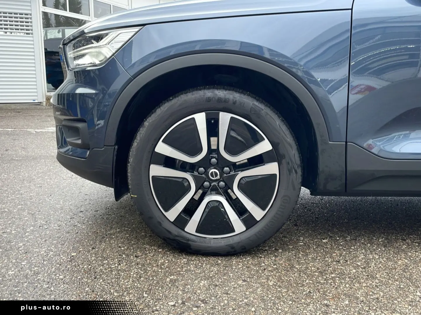 VOLVO XC 40 Momentum 2WD Bluetooth Navi LED Klima