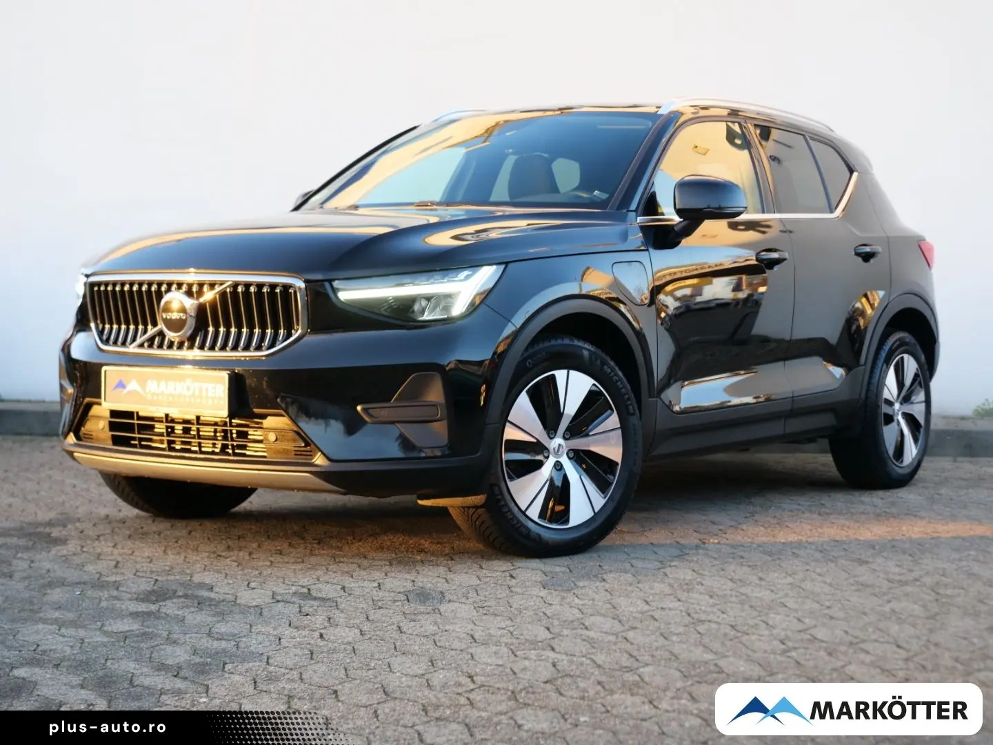 VOLVO XC40 T4 Recharge Core STHZ AHK CAM SHZ LHZ