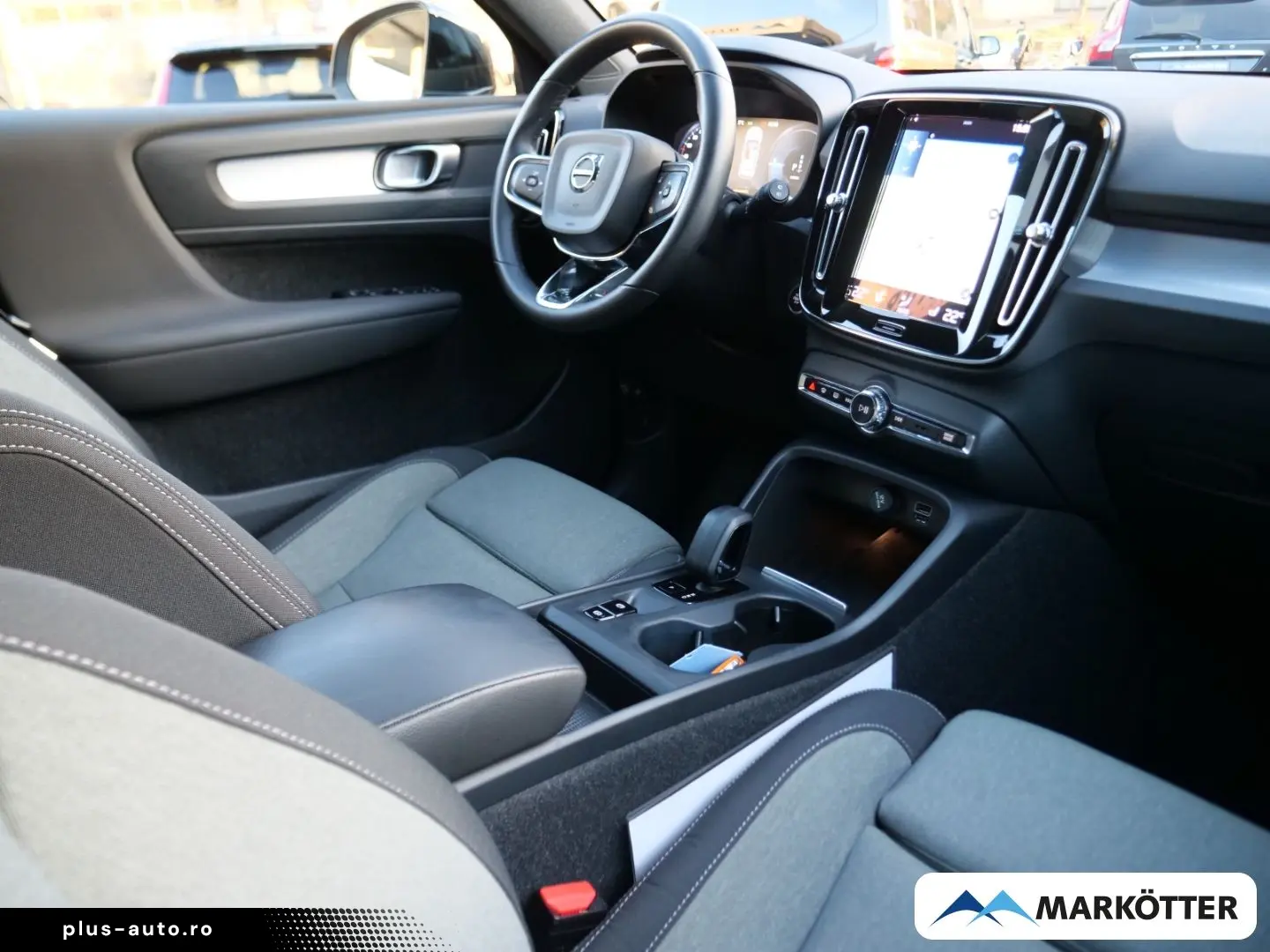 VOLVO XC40 T4 Recharge Core STHZ AHK CAM SHZ LHZ