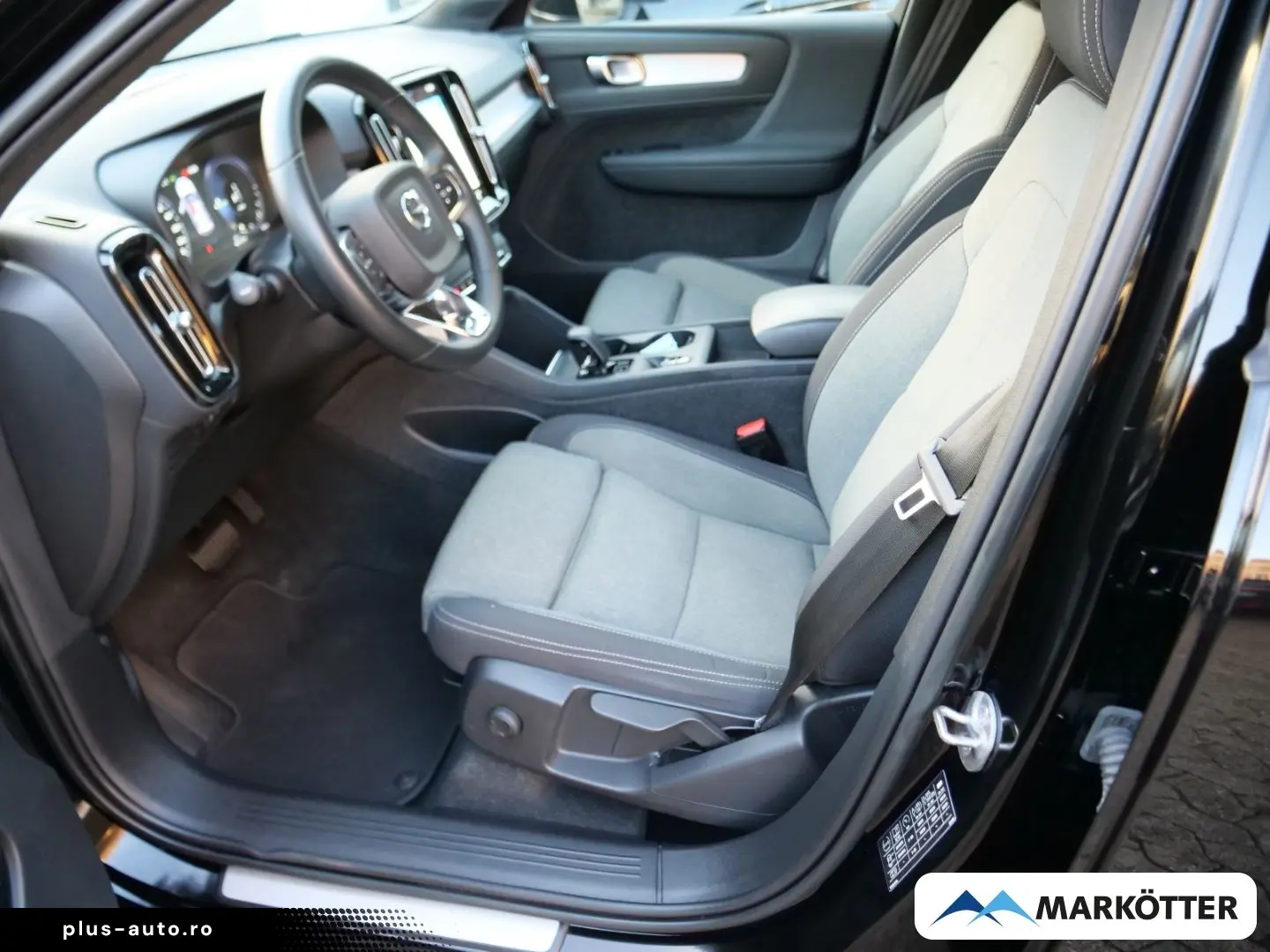 VOLVO XC40 T4 Recharge Core STHZ AHK CAM SHZ LHZ