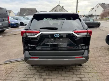TOYOTA RAV4 Hybrid 4x2 Team Deutschland Leder