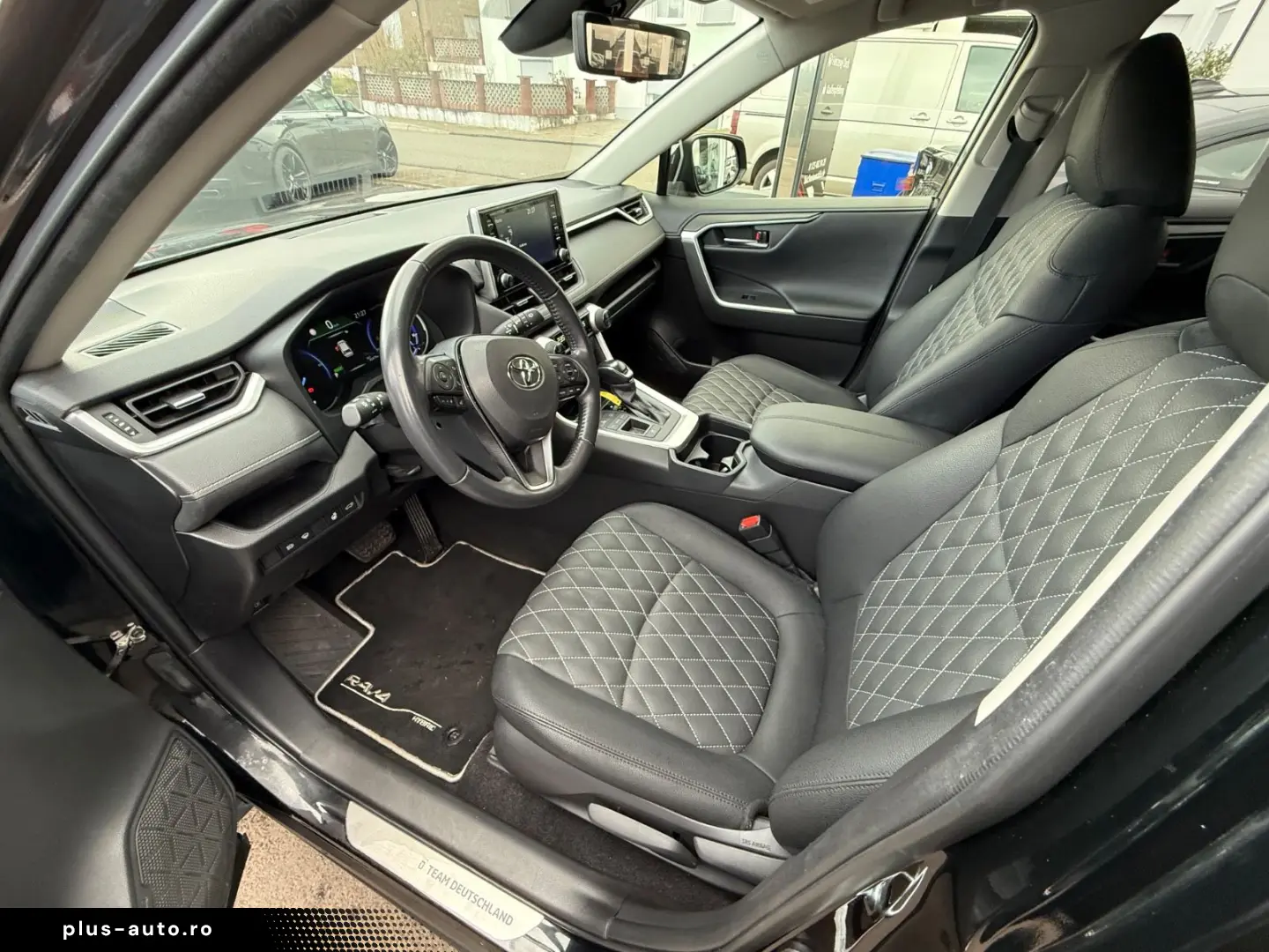 TOYOTA RAV4 Hybrid 4x2 Team Deutschland Leder