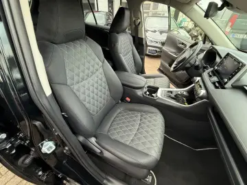 TOYOTA RAV4 Hybrid 4x2 Team Deutschland Leder