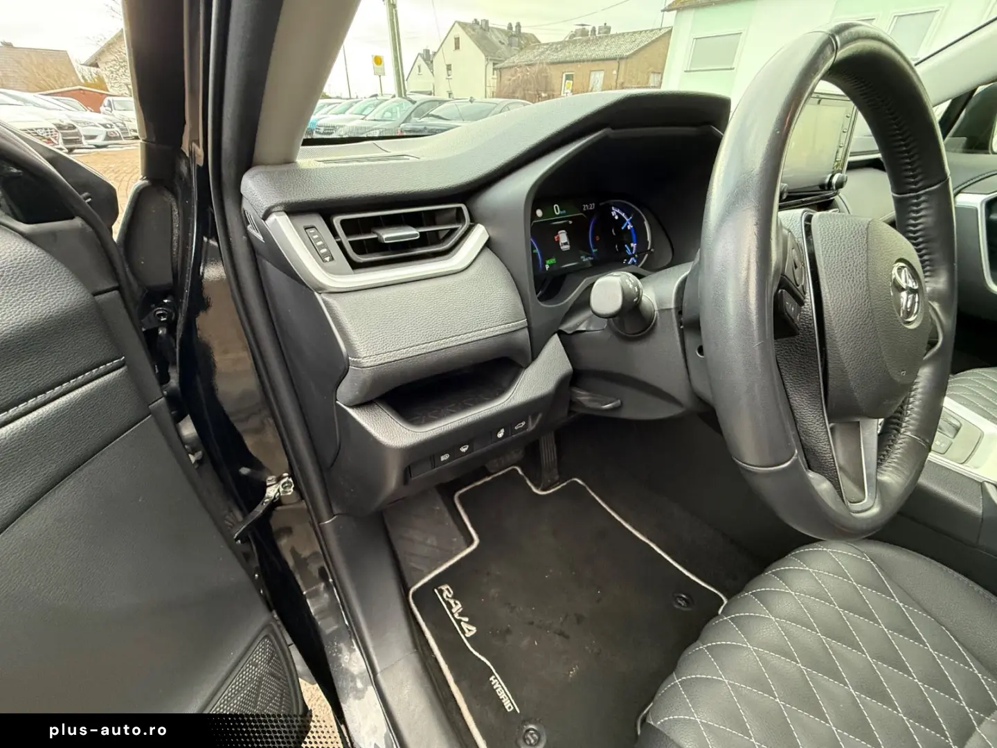 TOYOTA RAV4 Hybrid 4x2 Team Deutschland Leder