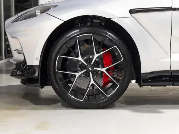 ASTON MARTIN DBX 707