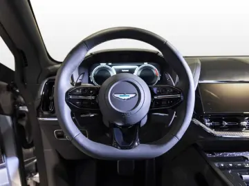 ASTON MARTIN DBX 707